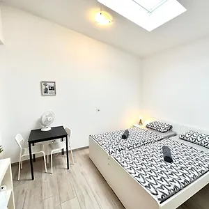  Hostel Center Station Szlovénia