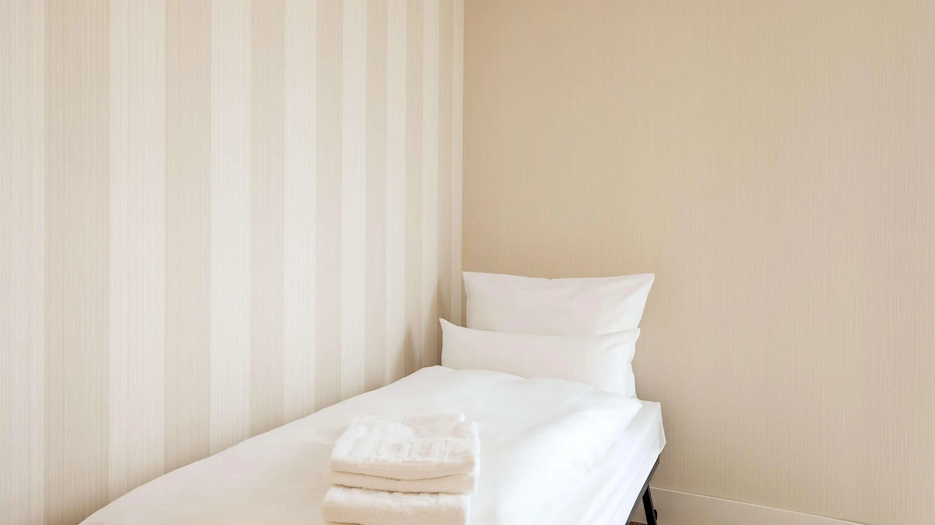 Hotel NH City Airport Mannheim 4*,