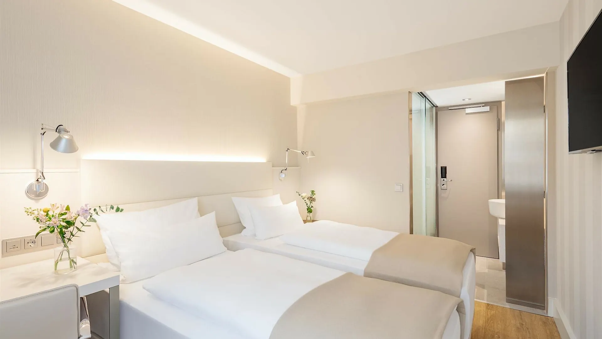 Hotel NH City Airport Mannheim 4*,